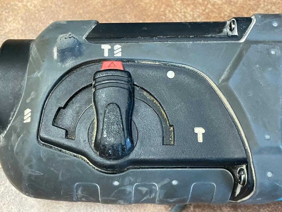 Młotowiertarka MAKITA DHR241 SDS+
