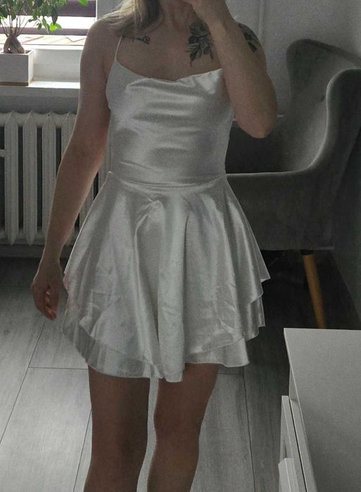 Biała sukienka wiązana xs