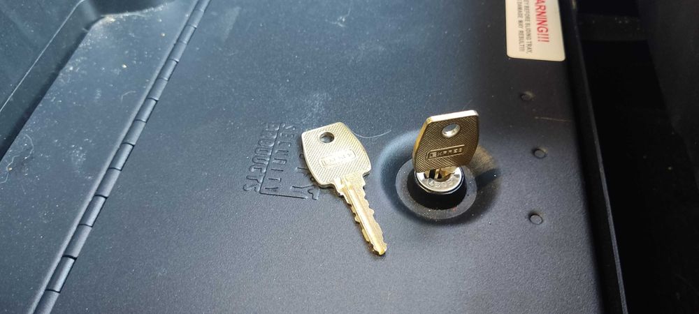 Otwieranie awaryjne, wymiana zamków, dorabianie kluczy, ślusarz 24/7