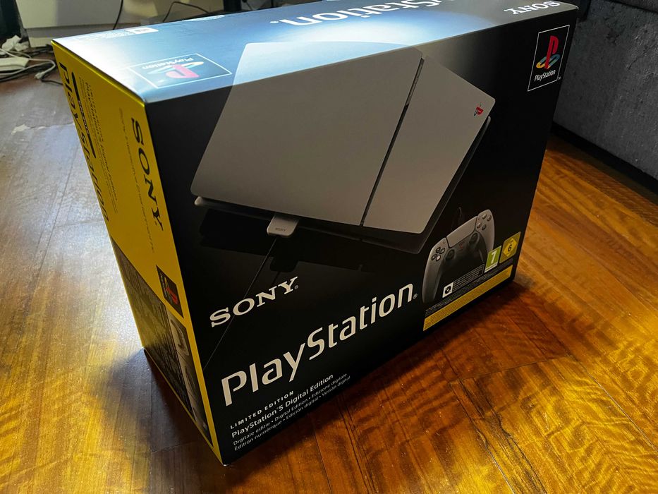 Playstation 5 Slim - Edição Limitada 30 aniversário [SELADA]