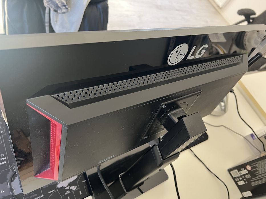 Monitor LG 24GM77 144Hz