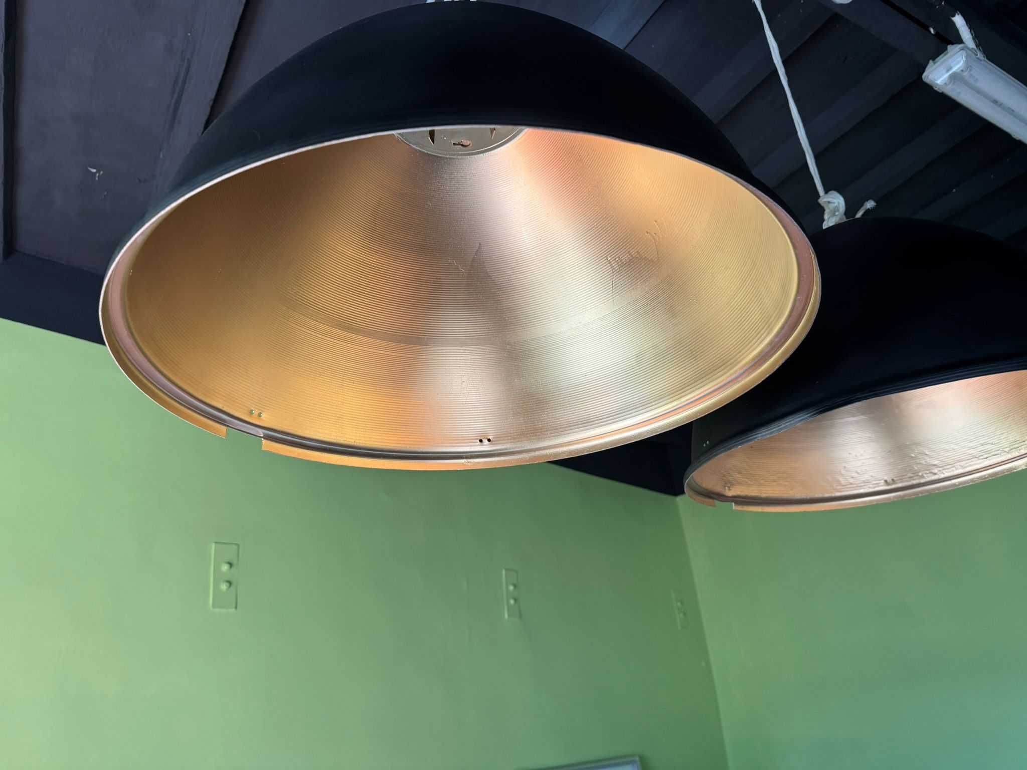 Lampy loftowe czarno-złote