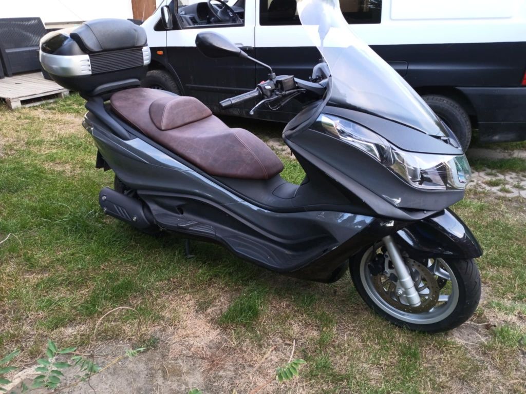 Skuter Piaggio X10
