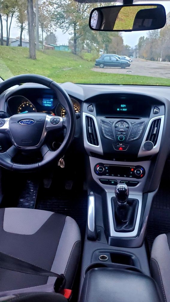 Автомобіль Ford Focus 2013 універсал, Форд Фокус