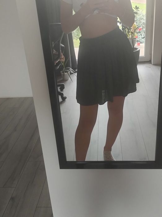 Spódnica spódniczka mini na gumce khaki lejący materiał zielona