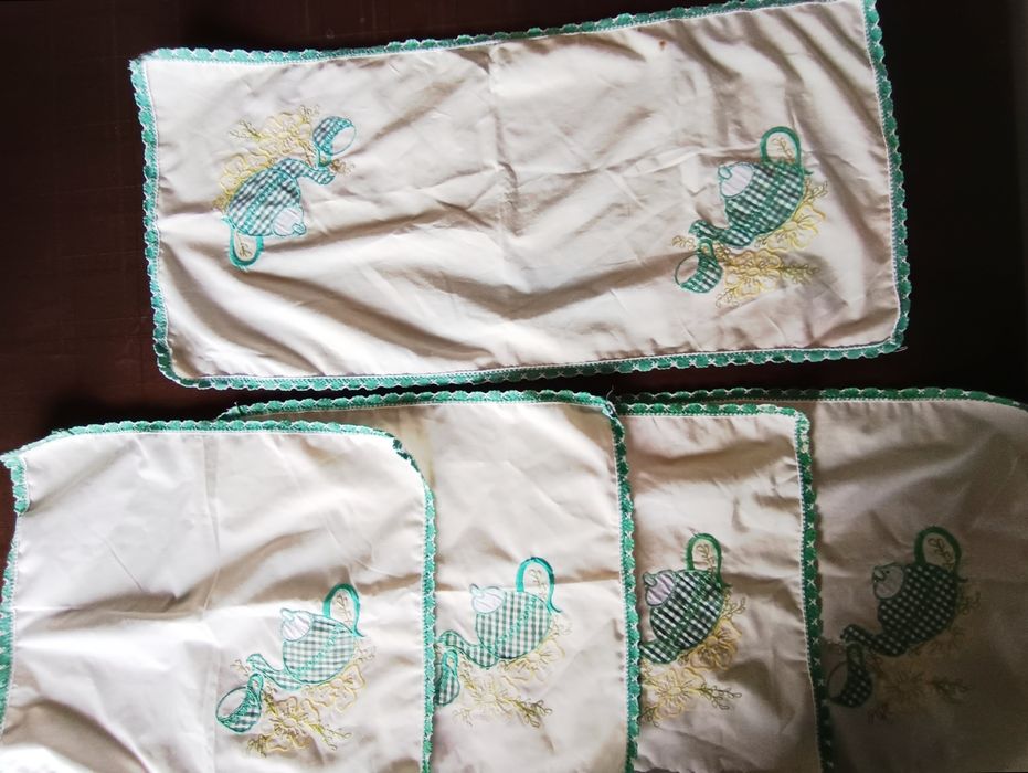 Panos bordados á mão