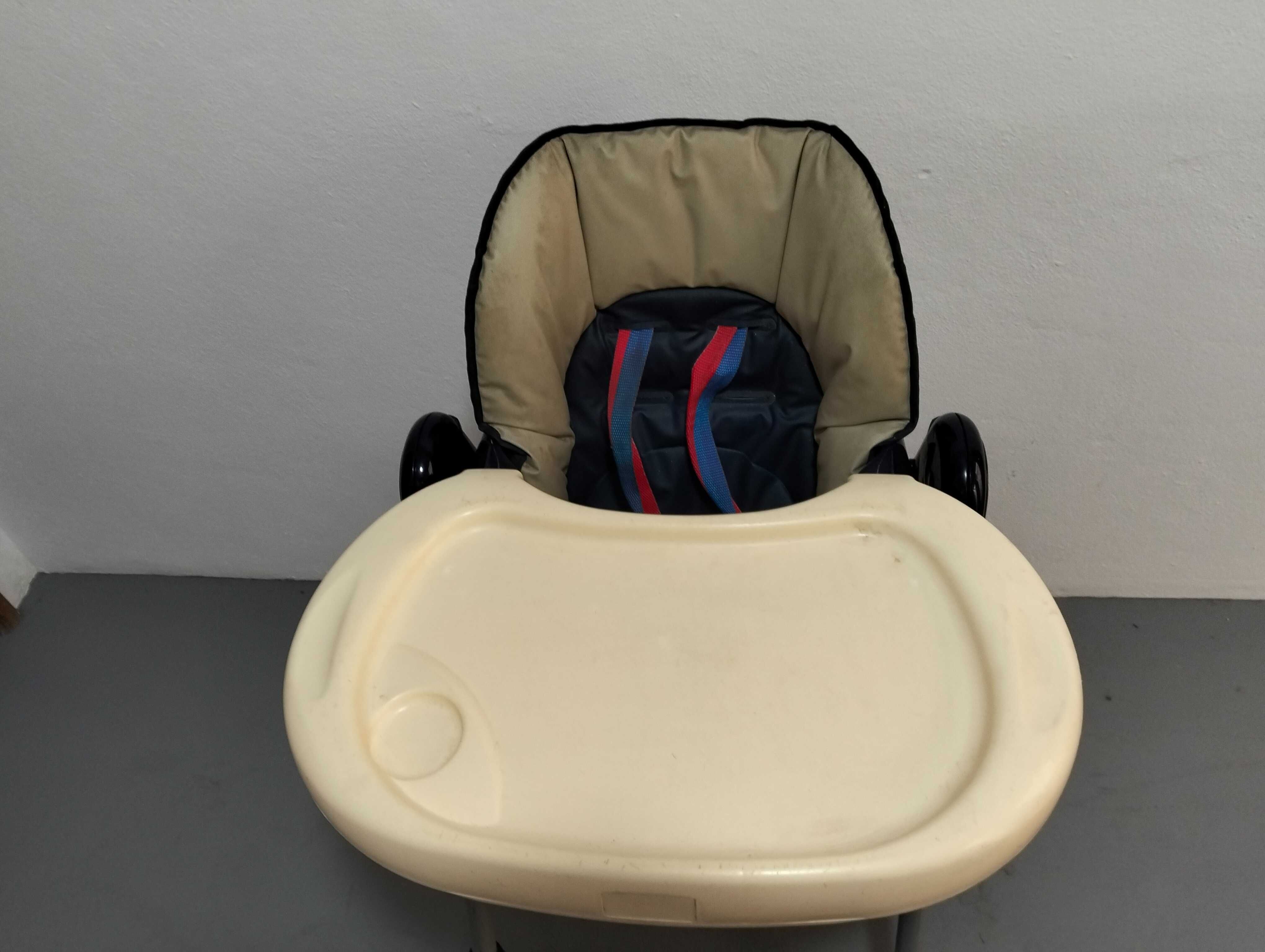 Cadeira de refeição para bebé