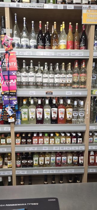 Regały na alkohol