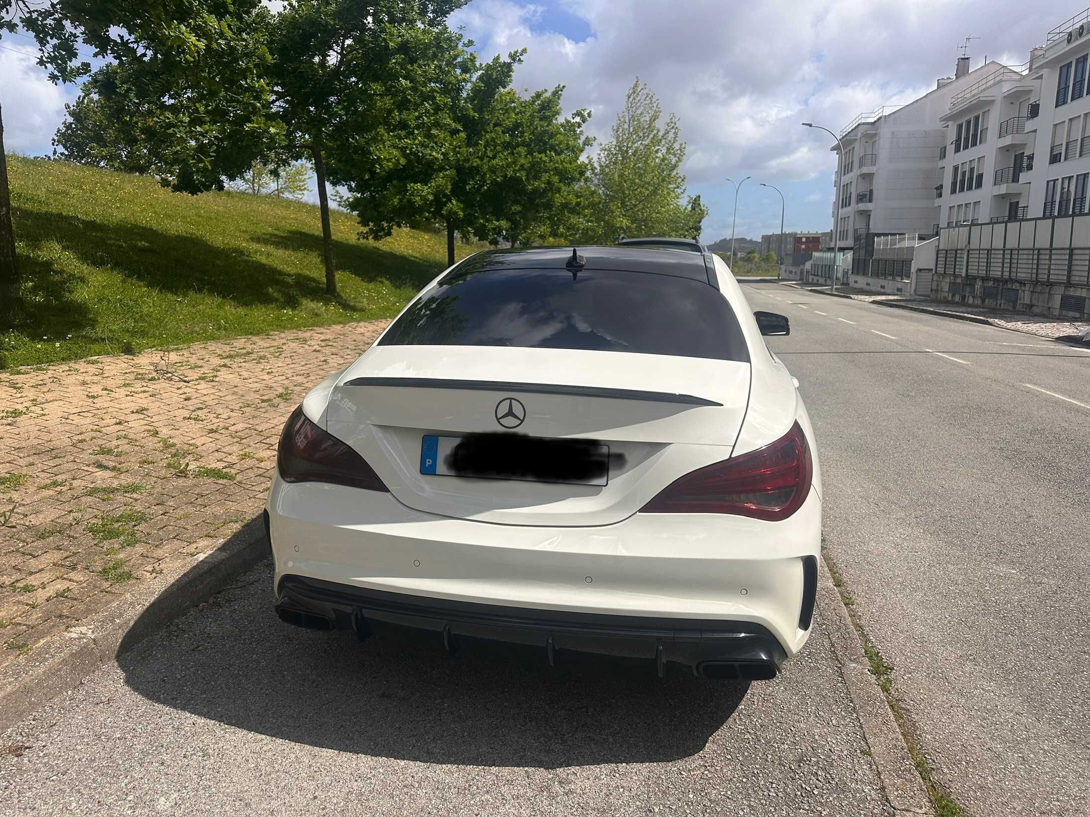 Mercedes-Benz CLA 220 AMG