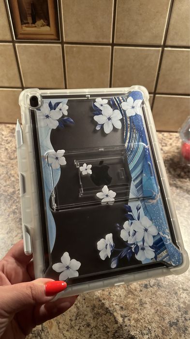 Tablet iPad Apple Retina 10.5” —- iOS 18.6 - Touch ID