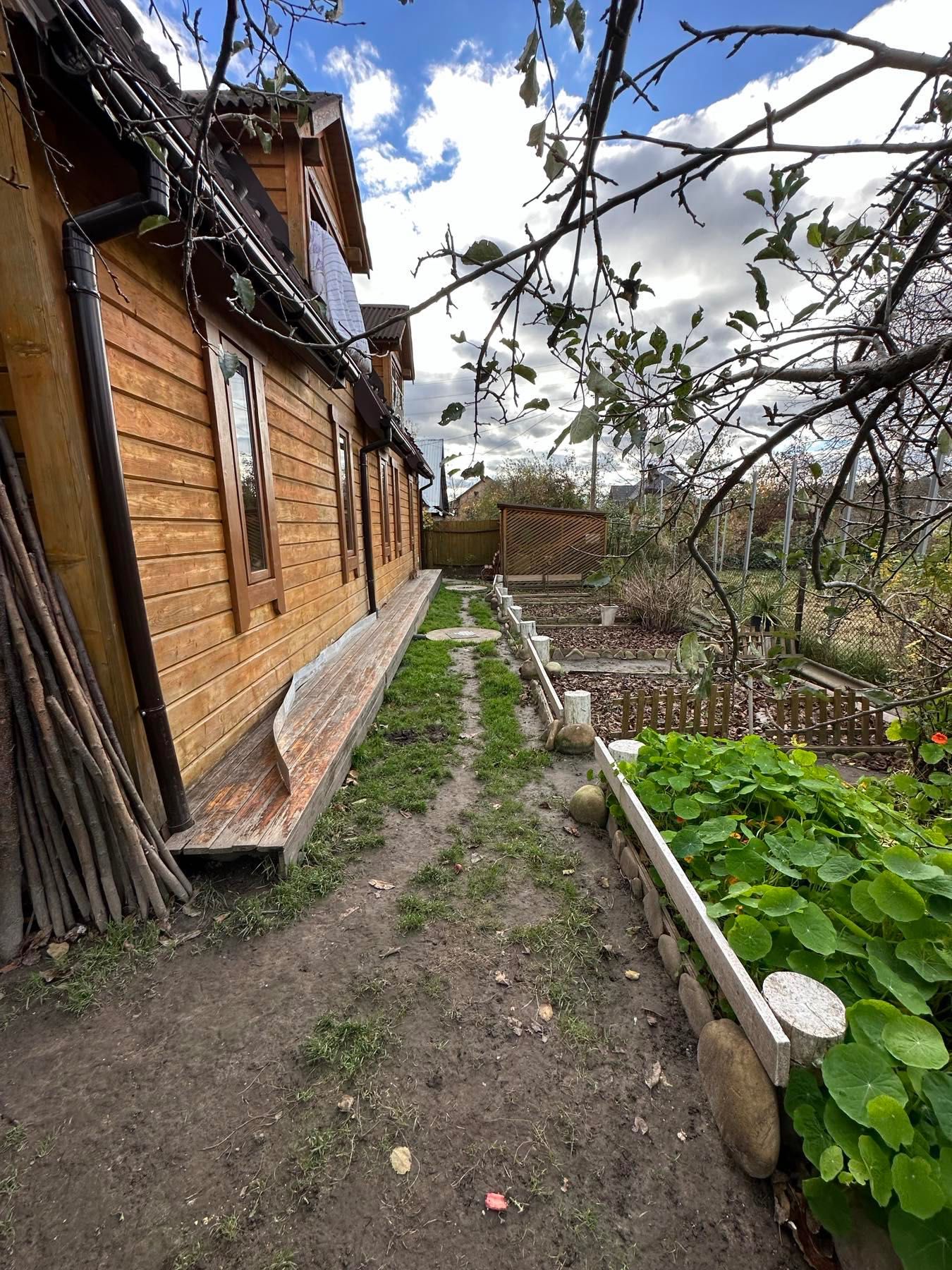 ПРОДАЖ дачното будинку в с. ЛИПНИКИ