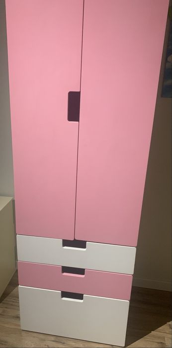 Guarda roupa rosa IKEA