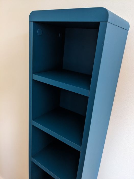 Estante Azul estreita