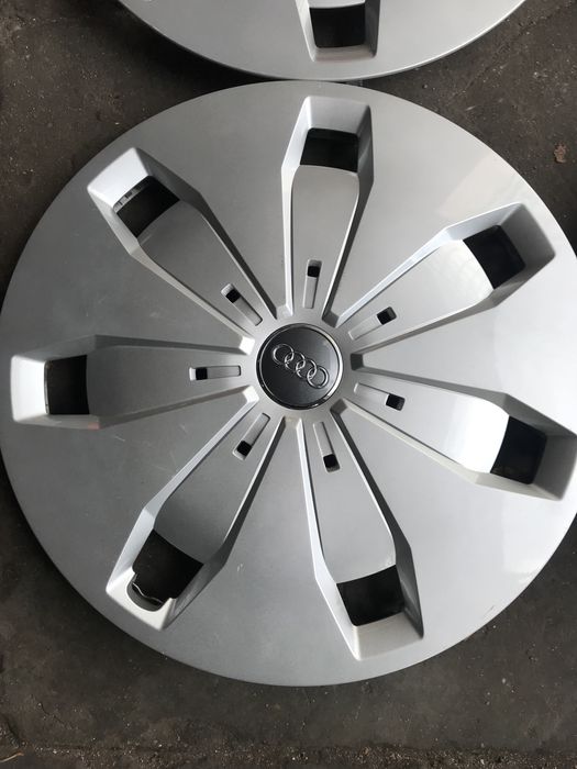 Kapsle Kołpaki dekle Audi oryginalne 16 CALI Jak Nowe