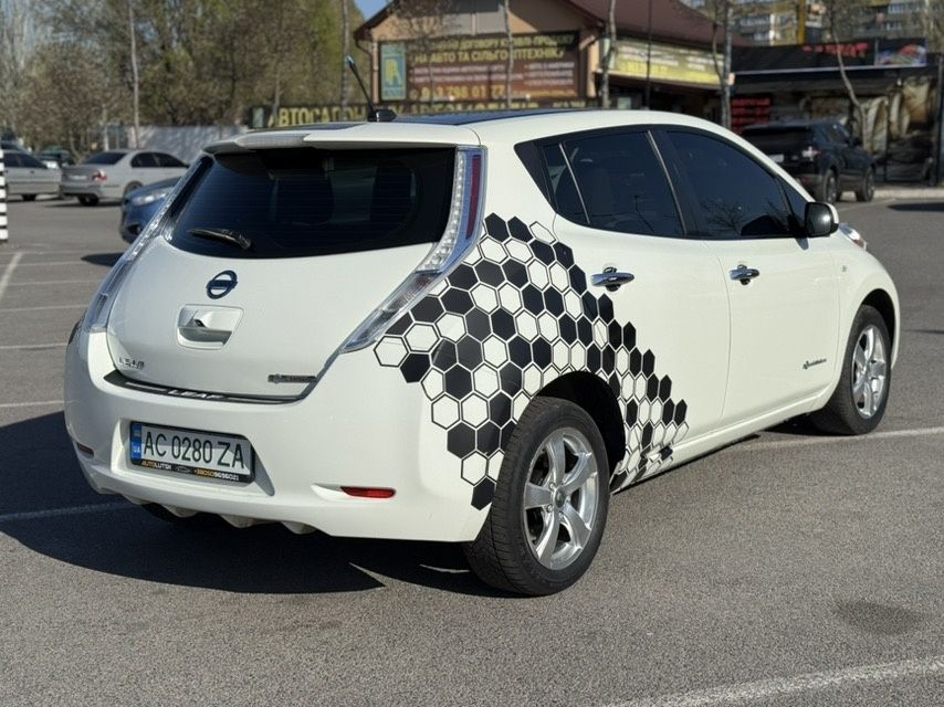 Продам Nissan Leaf 24 kWh