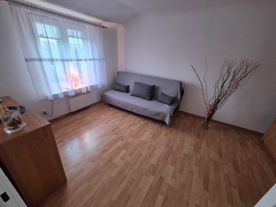 Zadbane, ciche, w spokojnej okolicy i w dobrej lokalizacji.