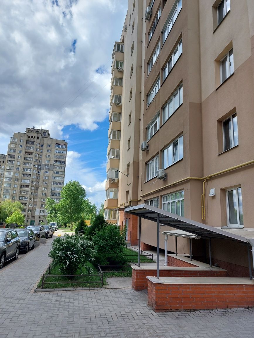 Продам 3 кімнатну квартиру в новобудові біля Лавини
