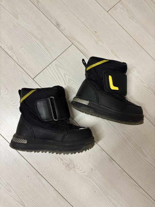 Продам зимові чобітки розмір 28