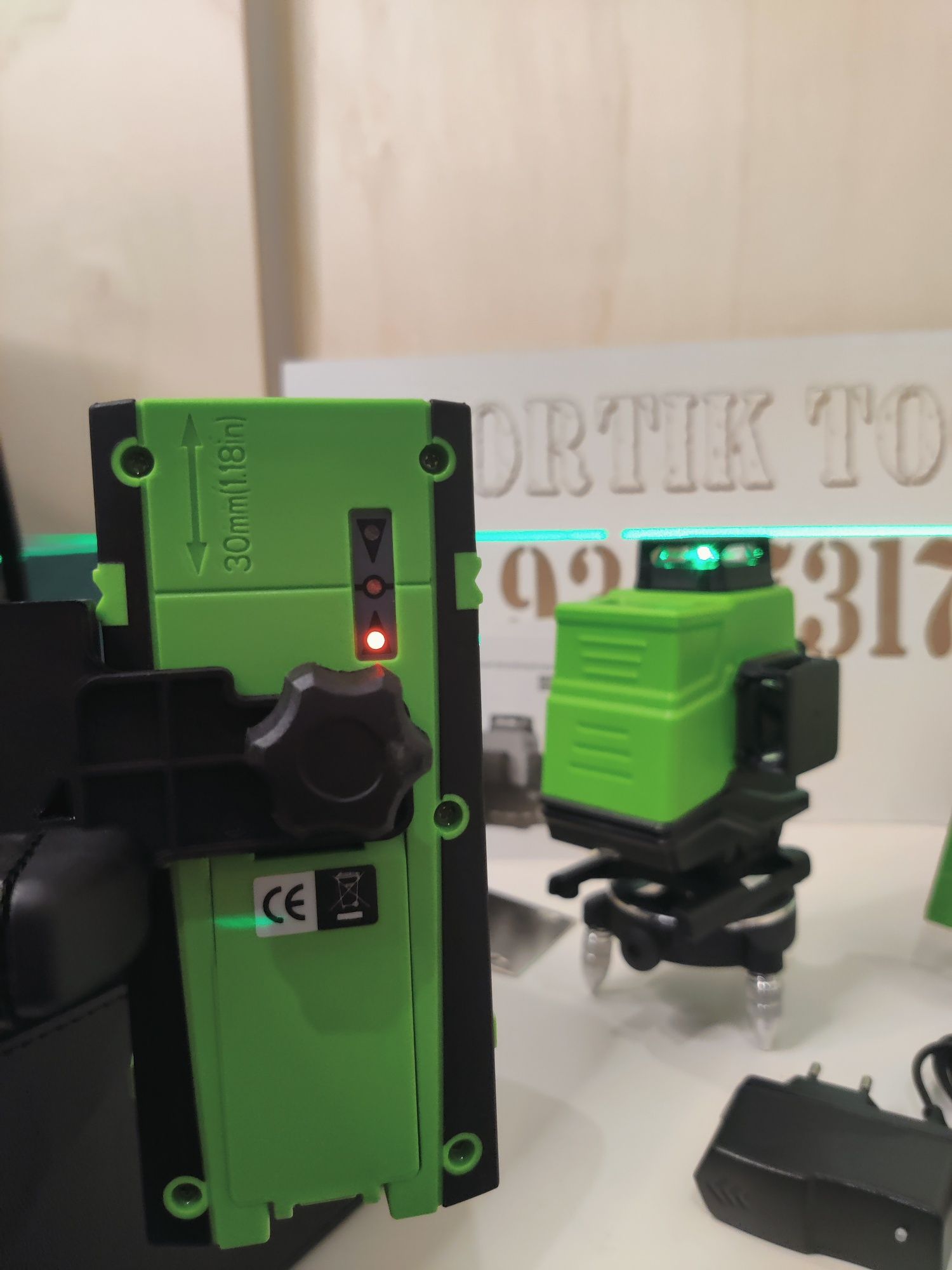 Nivel Laser auto-nivelante 16 Linhas verde com RECEPTOR (50-60 metros)