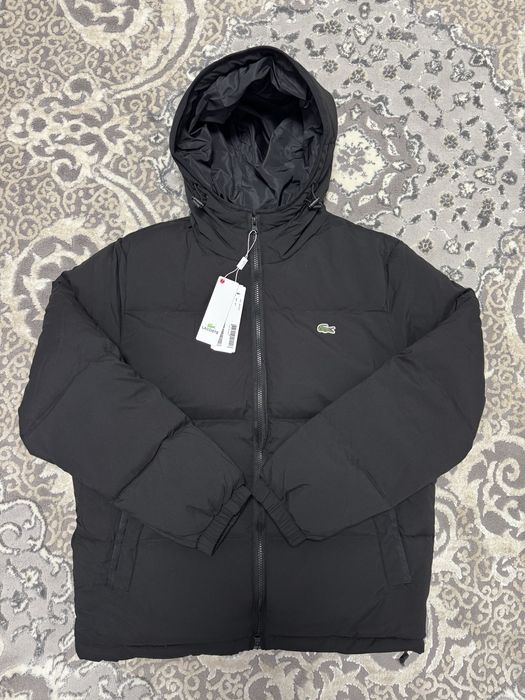 Пуховик Lacoste.