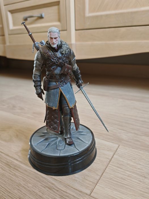 Wiedźmin figurka Geralt