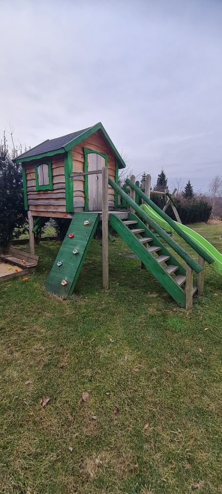 Domek drewniany dla dzieci, huśtawki