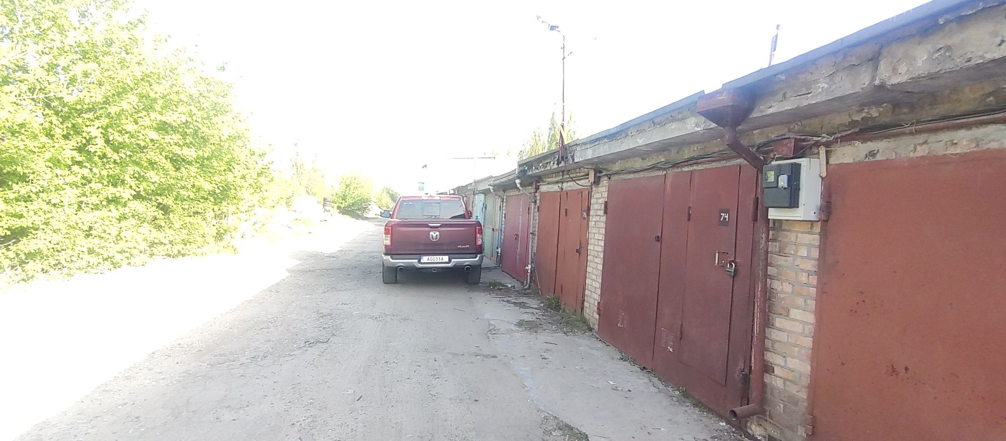 Гараж Академмістечко Степанченка 8а ГБК Факел 21квм+яма Цегляний.