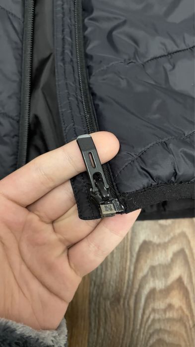 Продам чёрную куртку Puma