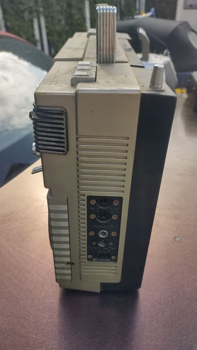 Magnetofon radio zabytek VINIX z 1972