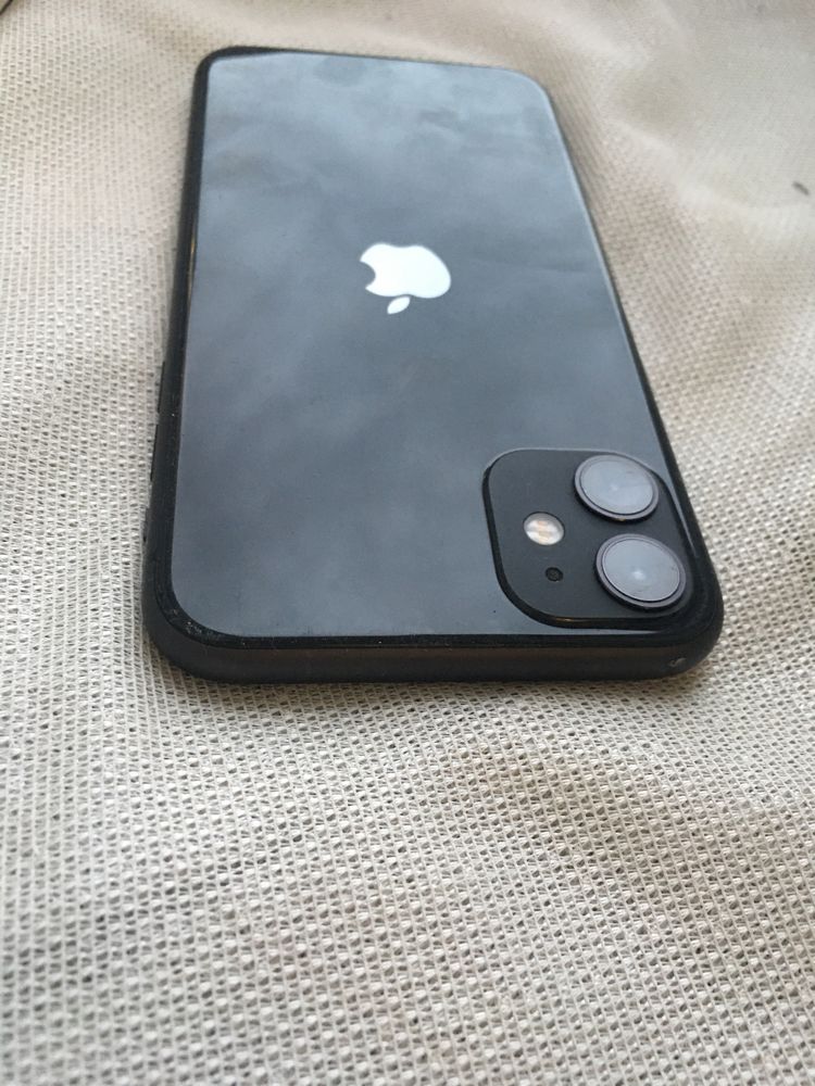 Apple Iphone 11 на разблокировку.