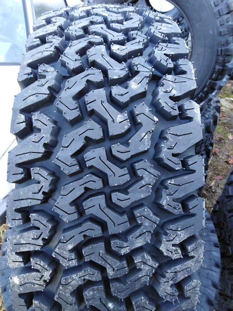 4x Opony Bieżnikowane 235/65 R17 Bf At gat.II 4x4