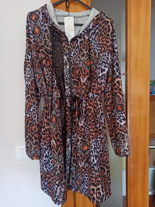 Vestido com fecho ou casaco em malha NOVO