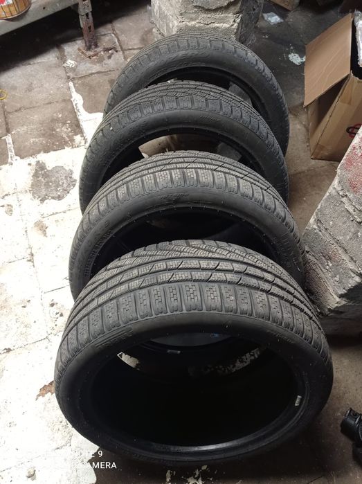 Opony zimowe 235/40 R19