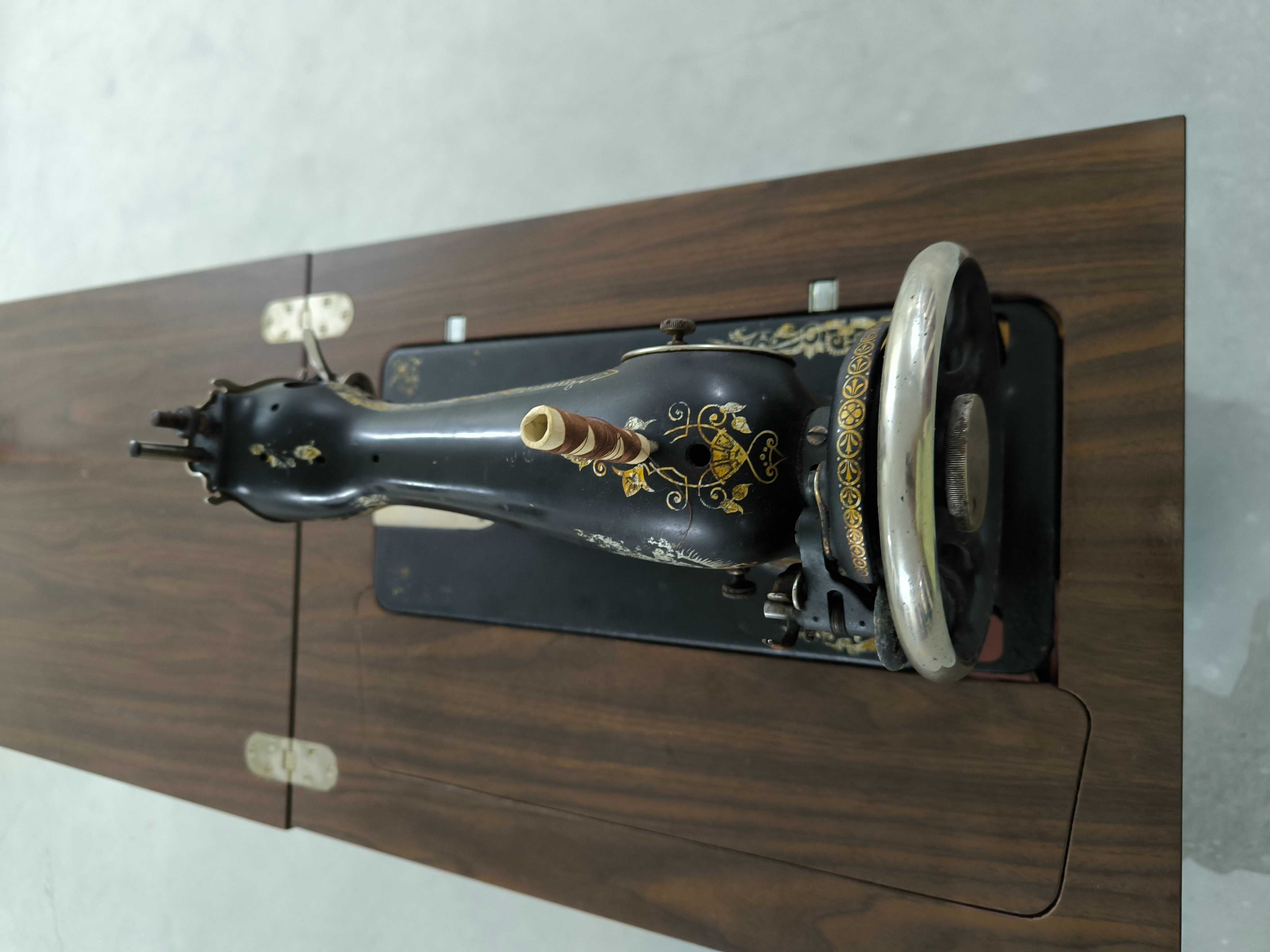Máquina de Costura Antiga