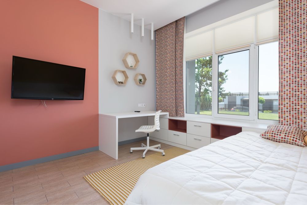 Будинок на Дніпрі, КМ «ЗОЛОЧЕ», охоронювана закрита територія