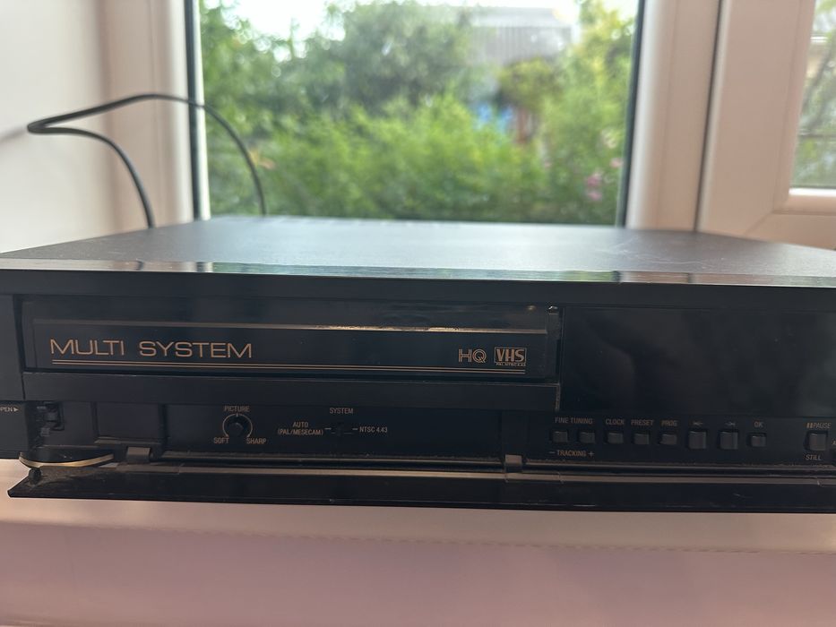 Видеомагнитофон Fisher FVH-U908