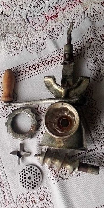 Продам мясорубку ручную СССР