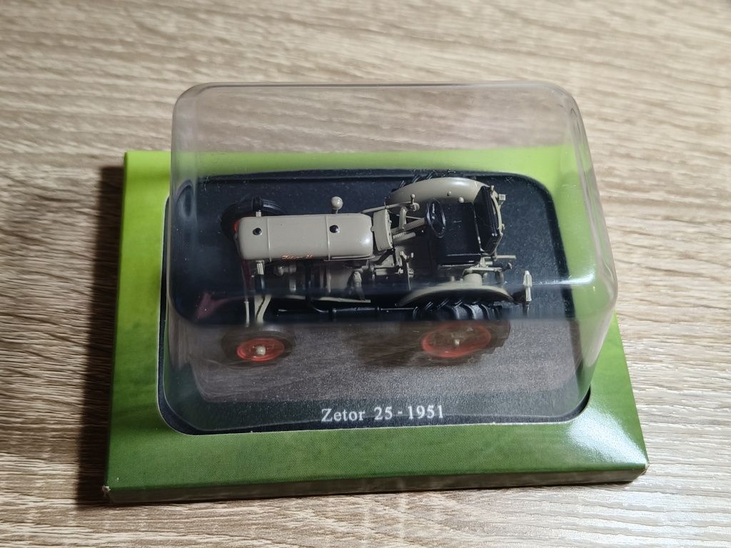 Model Zetor 25 - 1951 Nowy 1:43 Hachette na Podstawce Unikat