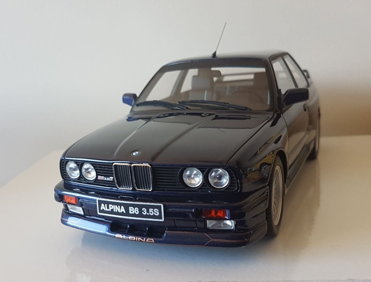 Miniatura BMW 1:18