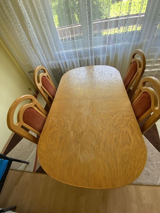 Drewniany stół, 6 krzeseł