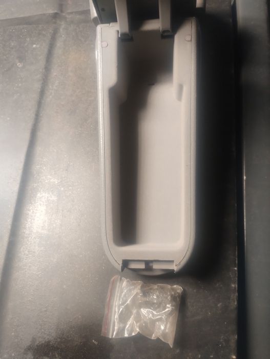 Подлокотник універсальний