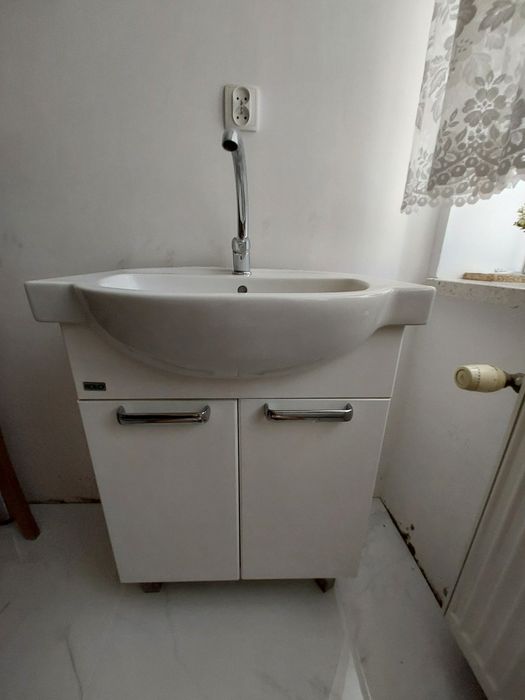 Szafka połysk, zlew i  bateria - koło