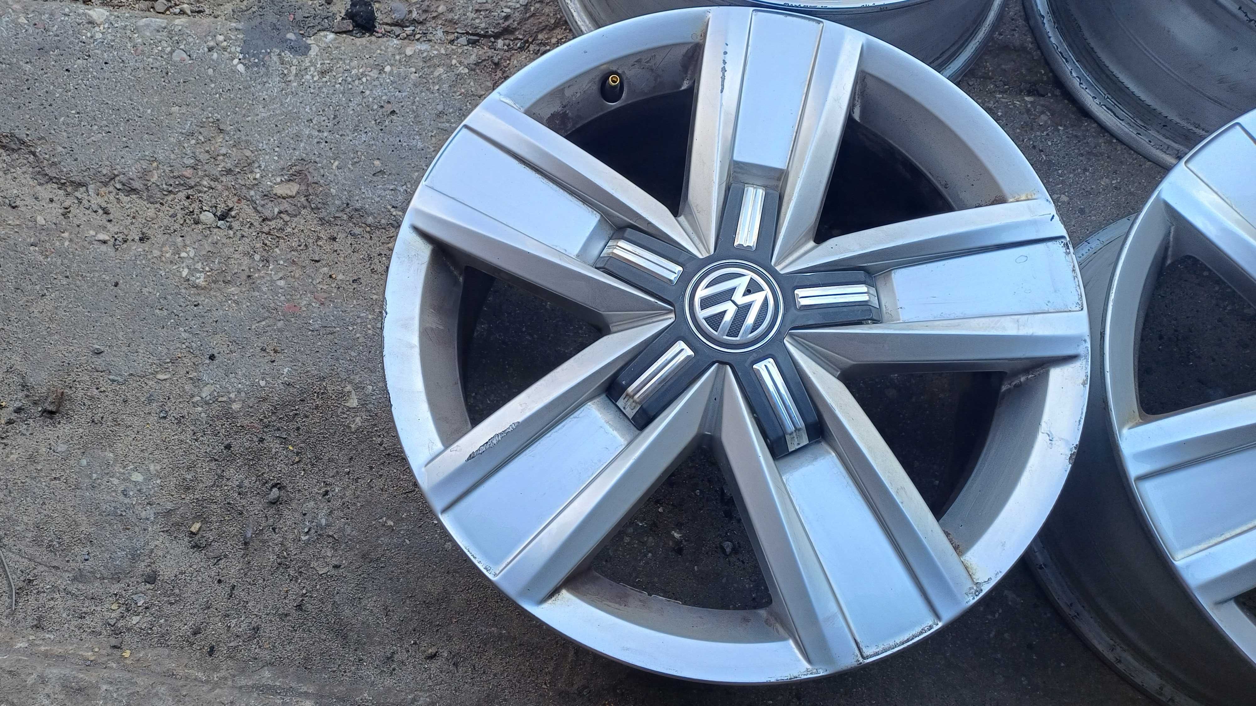 Felgi aluminiowe Vw Transporter T5 T6 T7 Crafter 2 Man TGE 5x120 17"