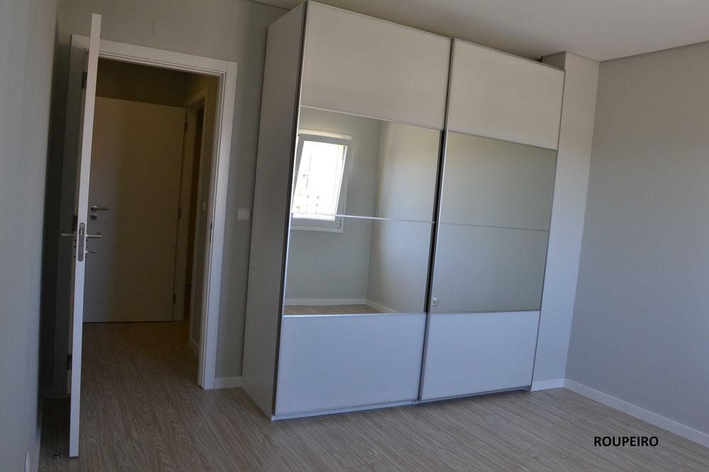 Apartamento T1 semi novo para arrendar