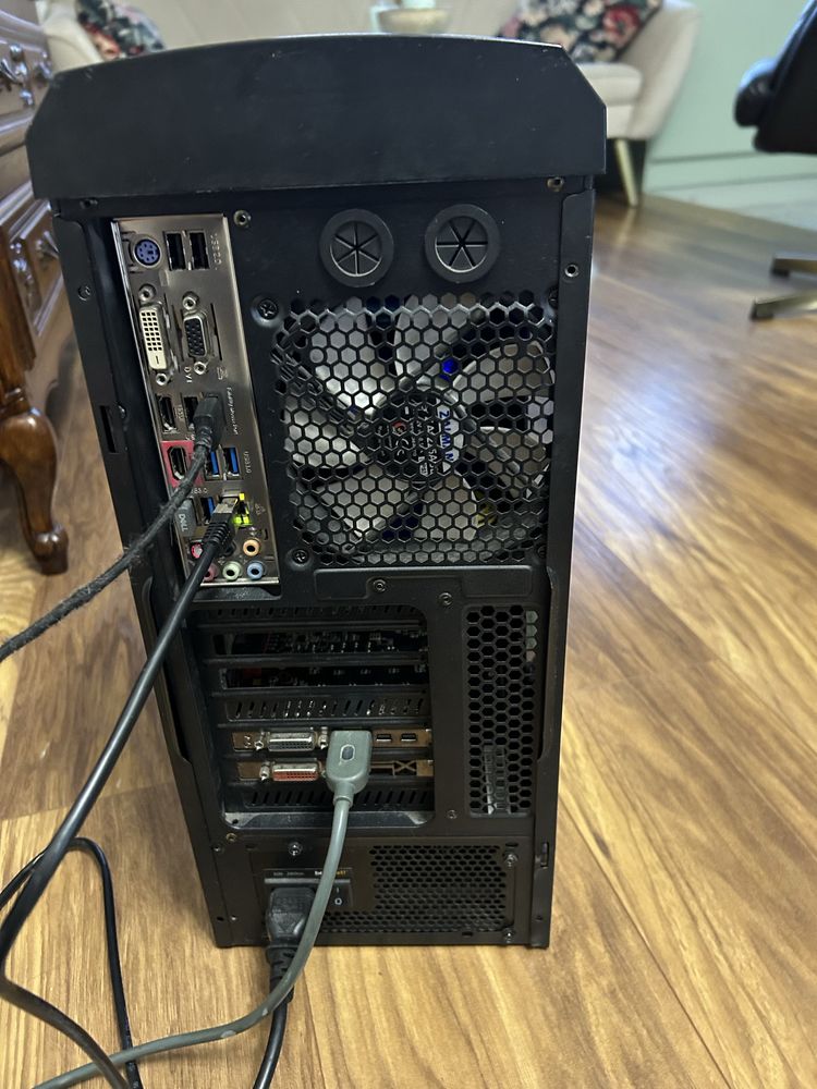 Komputer stacjonarny i5 + Radeon R9 + SSD – gotowy do pracy/gier retro