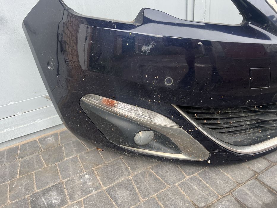 Peugeot 308 t9 бампер передній.
