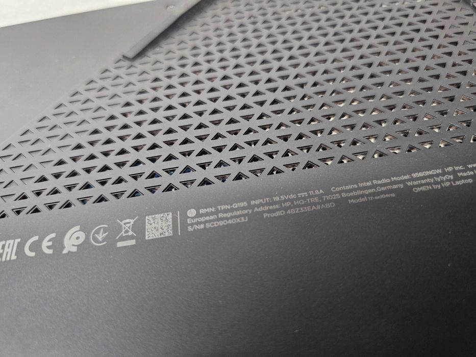 Ноутбук HP Omen i7\GTX1070 17-an104ng