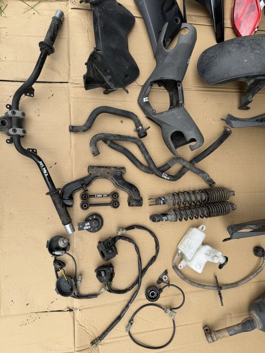 Yamaha xmax 125 koło lampa łącznik tłumik lusterko owiewka tarcz