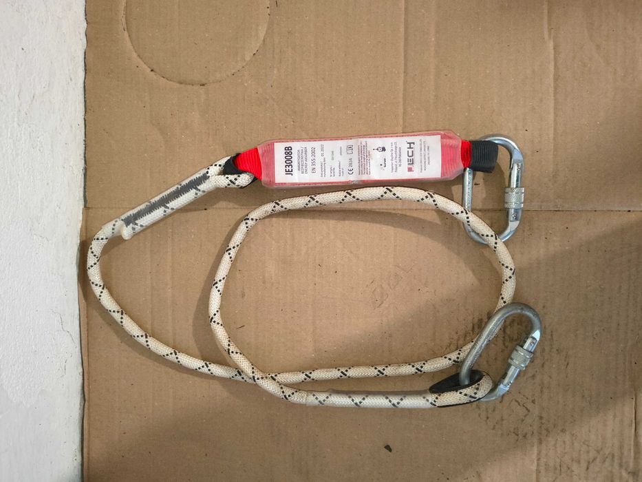 Zestaw asekuracyjny do prac na wysokości szelki plus amortyzator