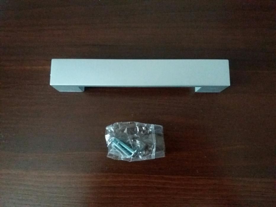 Ручка "скоба" для шкафа в ванной